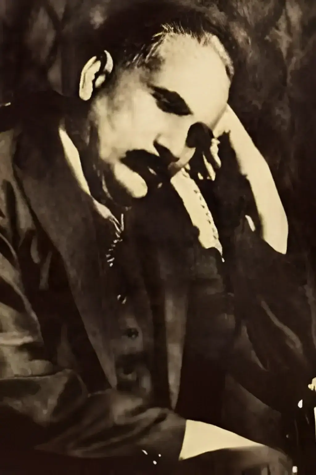 Allama Iqbal thinking deeply, symbolizing faith, reflection, and selfhood in Poetry Allama Iqbal Urdu.